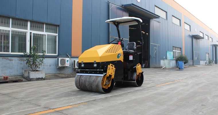 全新3吨小型压路机磨合期要多久？