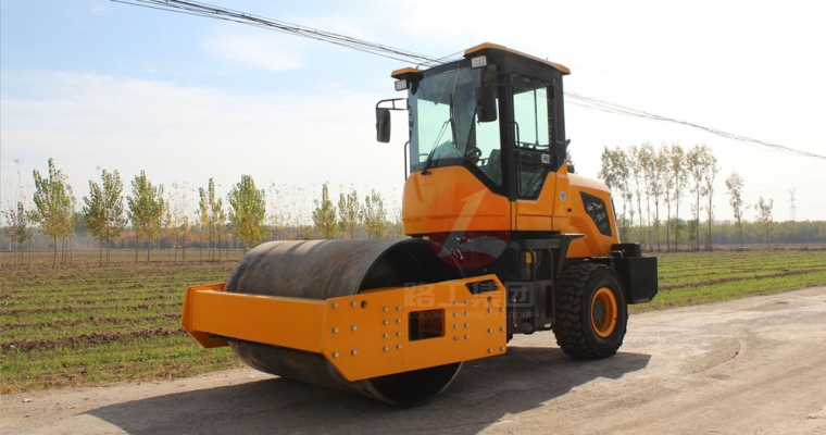 云顶集团集团关于小型压路机的详细先容